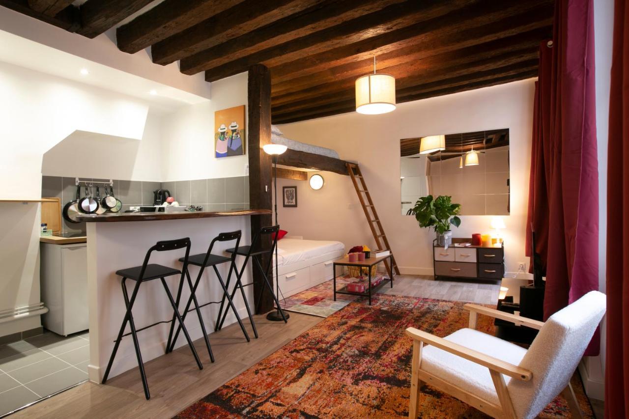 Authentic Apartment In Center Of Parisian Marais Zewnętrze zdjęcie