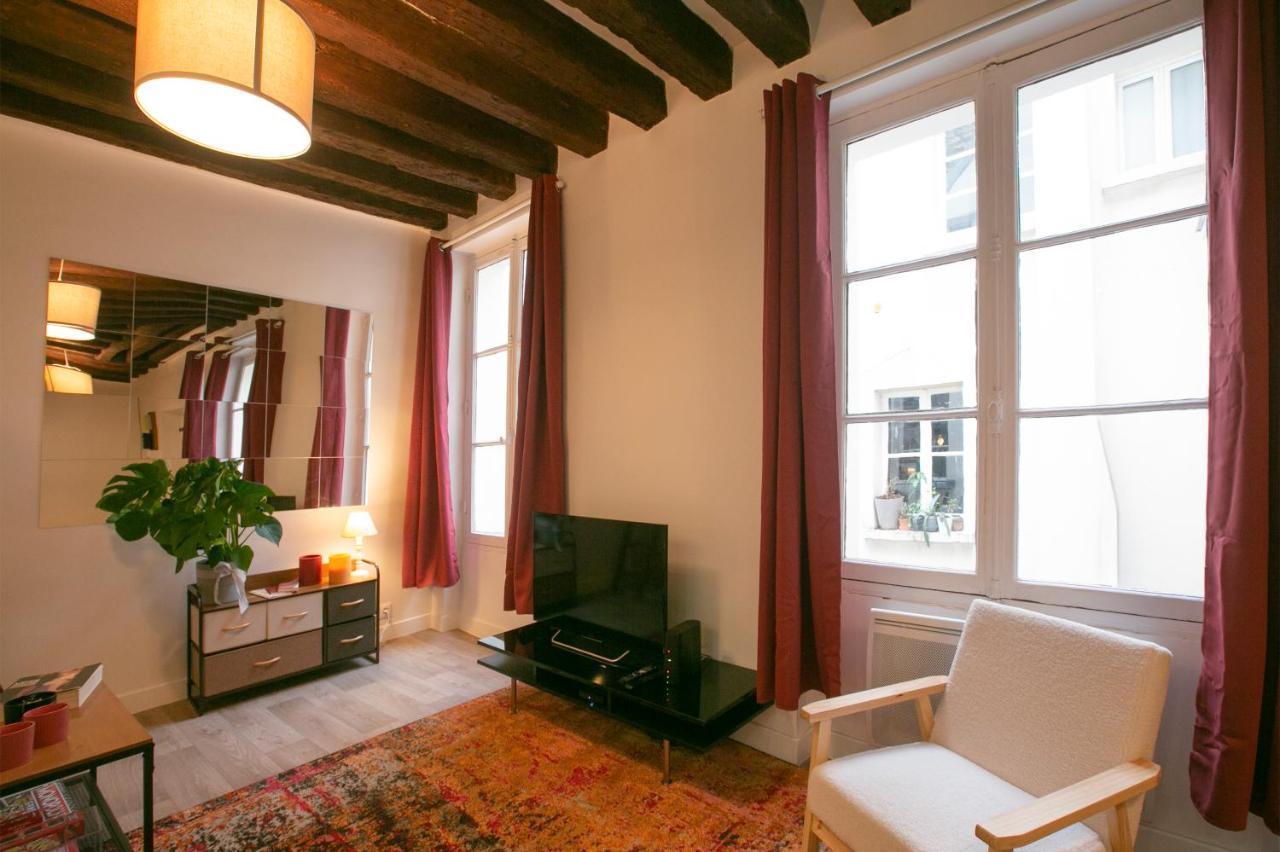 Authentic Apartment In Center Of Parisian Marais Zewnętrze zdjęcie